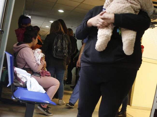 19 de Julio del 2019/SANTIAGO
Diputados y dirigentes de la Multigremial realizan una inspeccin a la urgencia infantil del Hospital Felix Bulnes
FOTO:SEBASTIAN BROGCA/AGENCIAUNO