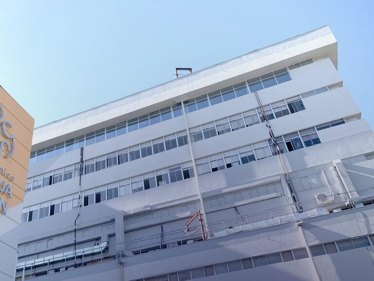 “Mi hijo casi se me muere por tu culpa”: mujer venezolana acusa negligencia en Hospital San Borja