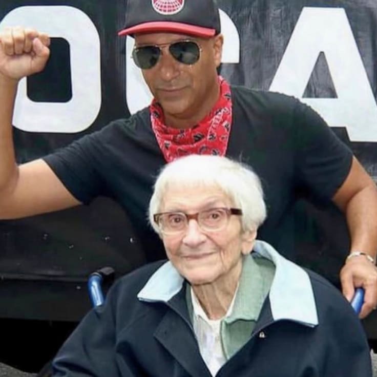 Luto en el rock: muere a los 102 años Mary Morello, madre del guitarrista Tom Morello y destacada activista