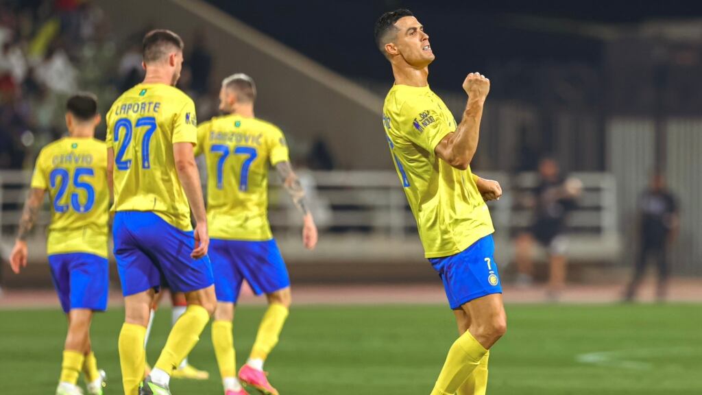 Cristiano Ronaldo sigue anotando en Arabia Saudita y ya es el goleador de la liga