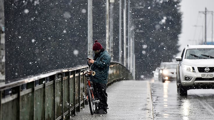 Lluvia y nieve en la Región Metropolitana: este es el día “clave” en que partirá el sistema frontal en Santiago