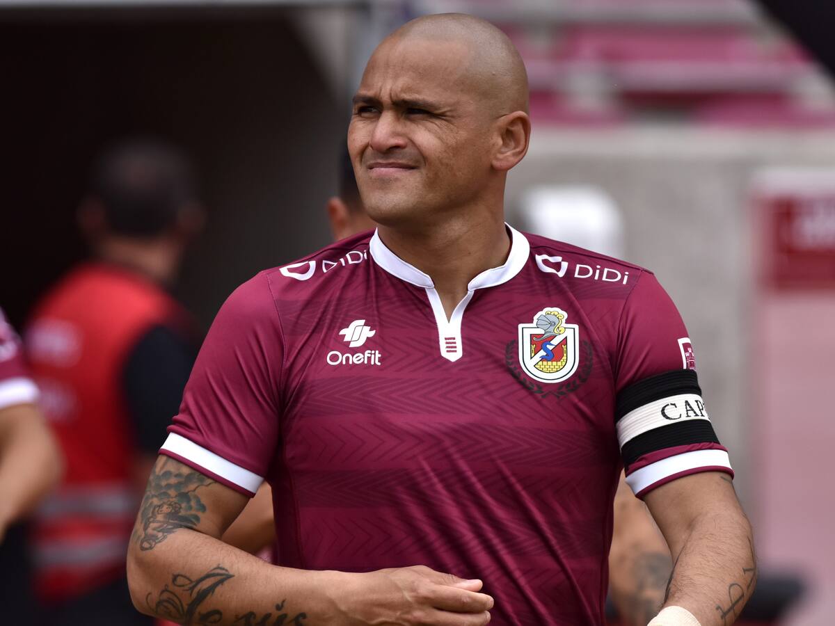 Un año más con «Chupete»: Deportes La Serena confirmó la renovación de Humberto Suazo