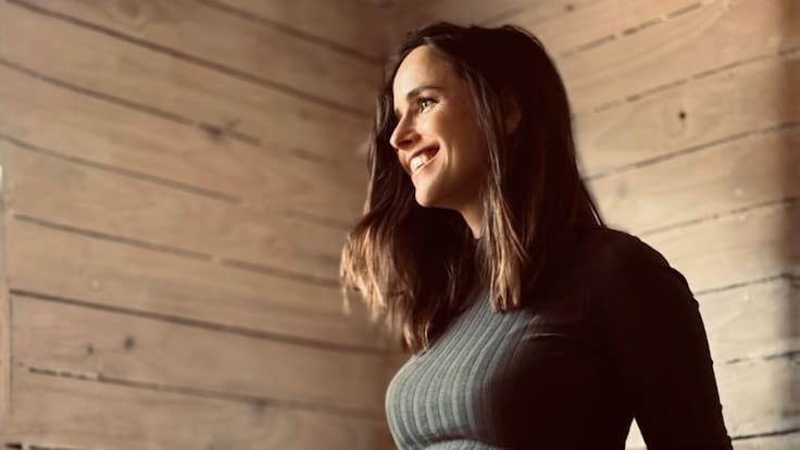 Reconocida actriz chilena anunció su embarazo con emotiva fotografía: “Abrazo a todas las madres...”