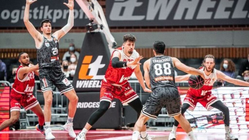 Nicolás Carvacho vuelve a jugar básquetbol a nivel oficial tras un año