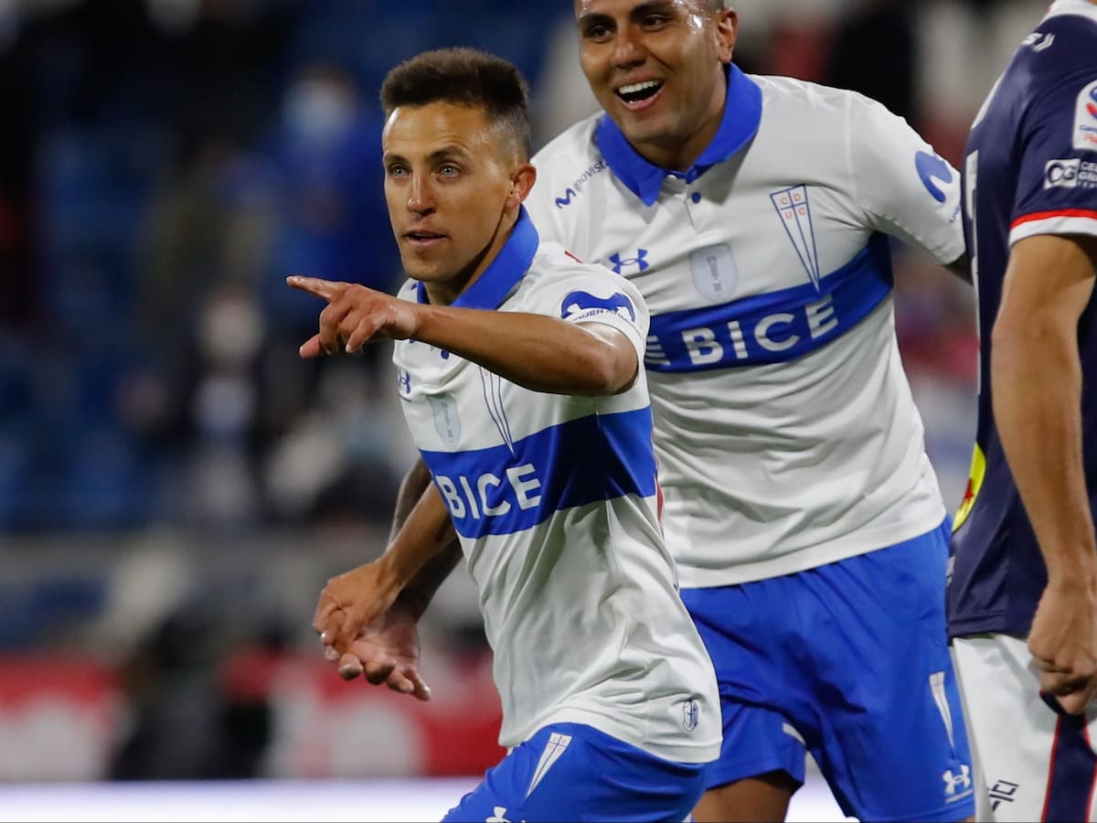 «Buonanotte no se va»: Hinchas de Universidad Católica se manifestaron en San Carlos