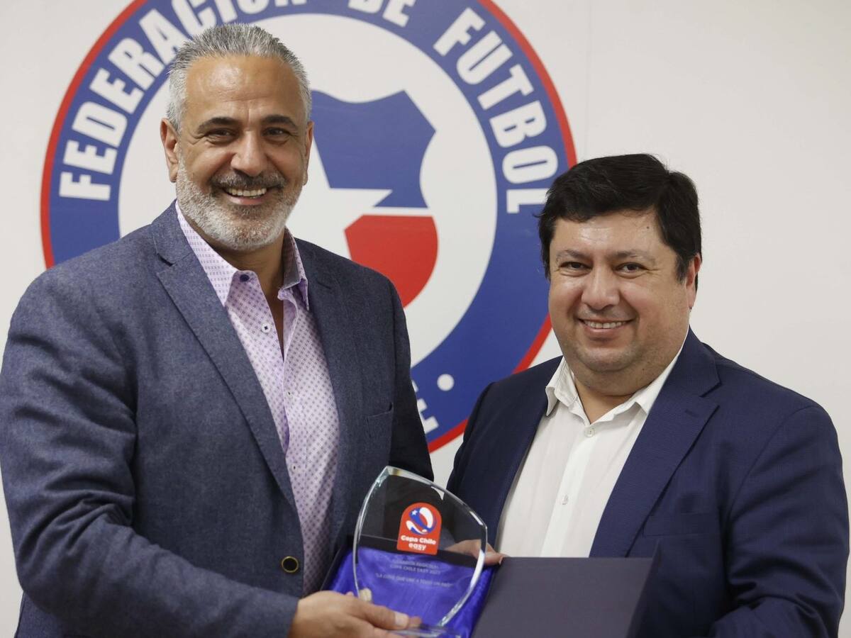 Papelón solucionado: ANFP entregó galardón a la Universidad de Concepción por Copa Chile
