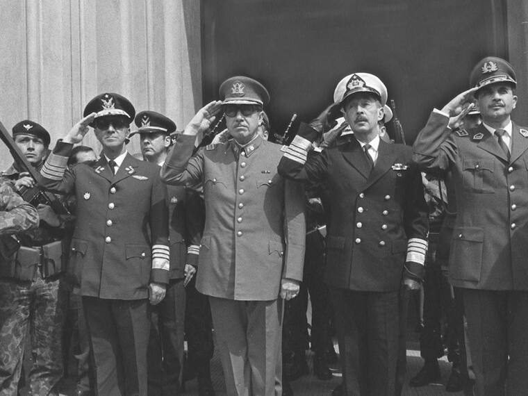 Junta Militer Decreto Número 1: así es el acta con que la Junta Militar instauró la ...