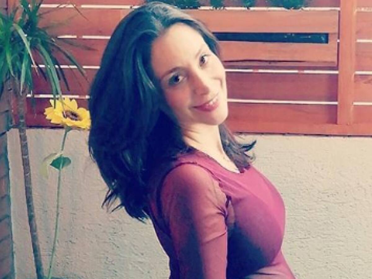 Yamna Lobos subió linda foto de su bebé recién nacida para exigir la extención del postnatal