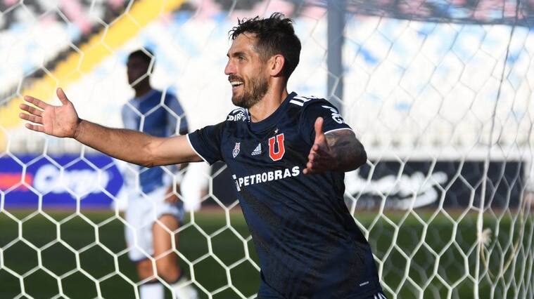 09 DE MAYO2021/ANTOFAGASTA Joaquin Larrivey celebra el 1-0 ,durante el partido valido por la fecha 7 del Campeonato Nacional AFP PlanVital 2021 ,entre Deportes Antofagasta vs Universidad de Chile , disputado en el Estadio Calvo & Bascuñan
FOTO CAMILO ALFARO/AGENCIAUNO