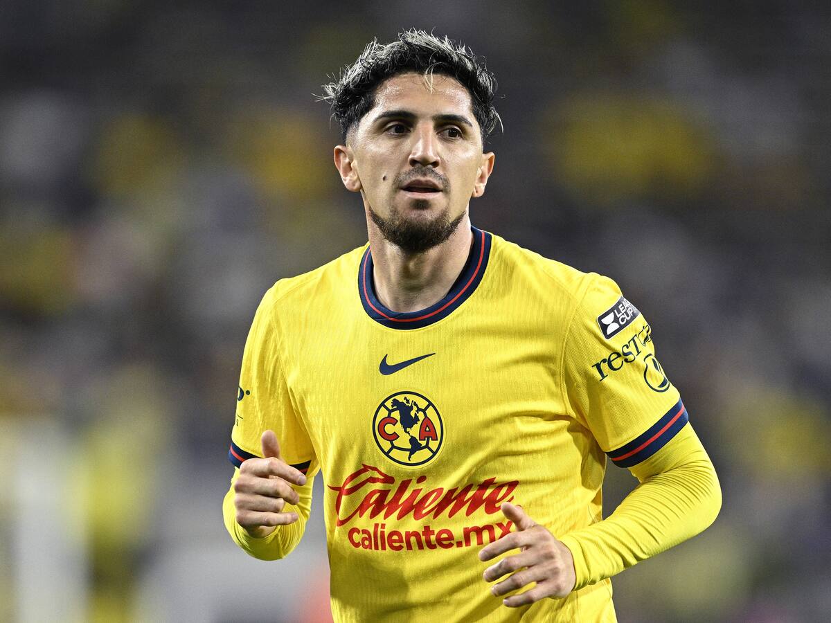 La sorprendente respuesta de Diego Valdés luego que hinchas de Chivas de Guadalajara le lanzaran de todo en clásico mexicano