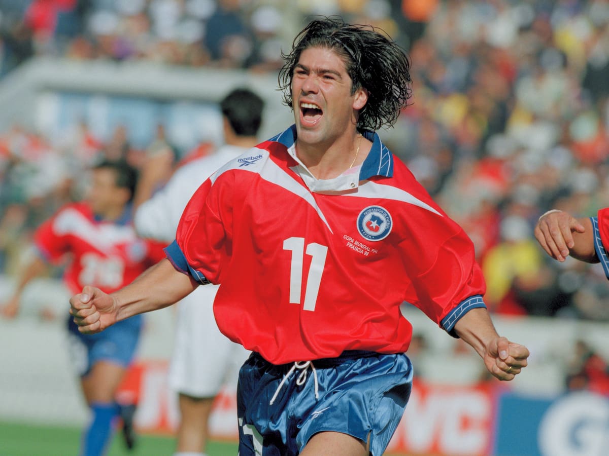 Con doblete de Salas y el polémico penal de Bouchardeau: se cumplen 27 años del debut de Chile ante Italia en Francia 98