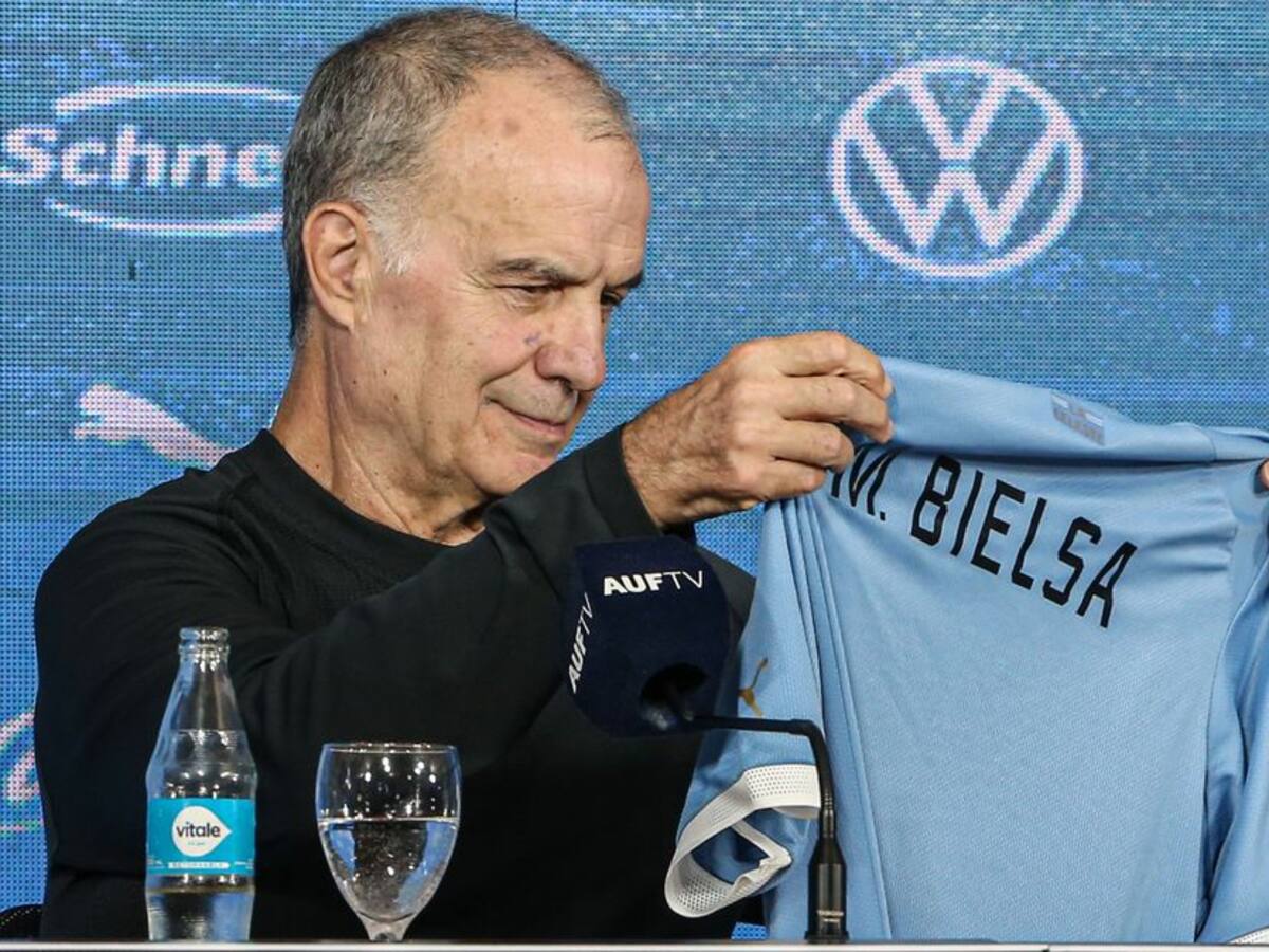 Este será el primer once oficial de Marcelo Bielsa en la selección uruguaya de fútbol