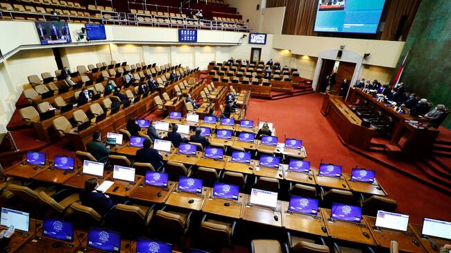 01 DE SEPTIEMBRE DE 2020/VALPARAISOVista general de la sesion de la Camara de Diputados, citada para discutir el proyecto que flexibiliza los requisitos de acceso e incrementa el monto de las prestaciones del seguro de cesantia.
FOTO: LEONARDO RUBILAR CHANDIA/AGENCIAUNO