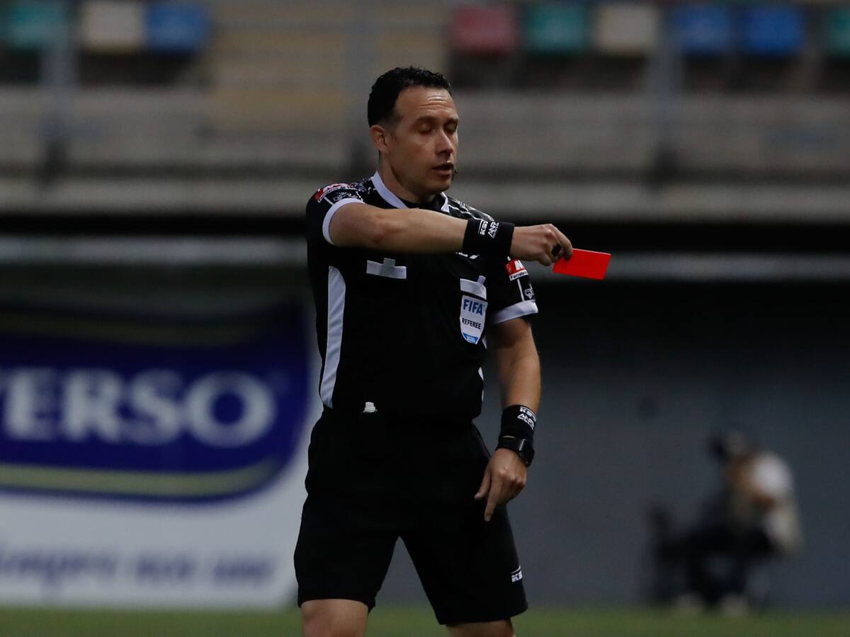¿Castigado? ANFP no incluyó a Ángelo Hermosilla entre los árbitros de la fecha 27 del Campeonato Nacional
