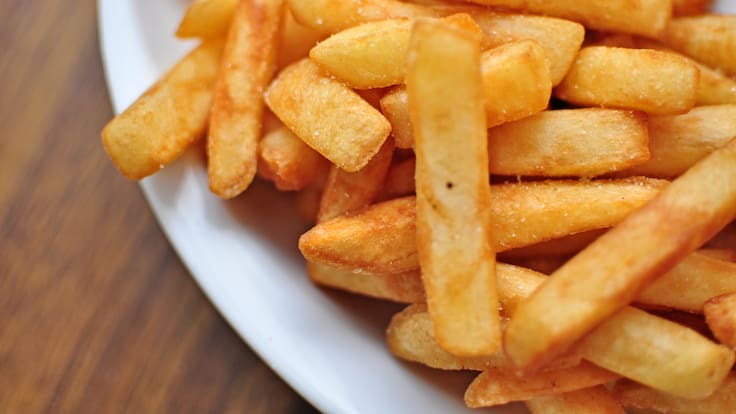 Este es el truco para cocinar unas papas fritas perfectas, como en los mejores restaurantes