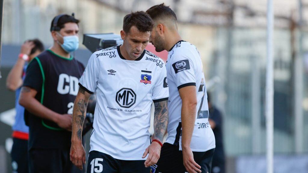 25 de Noviembre del 2020/SANTIAGOPablo Mouche(c) se lamenta ,durante el partido valido por la Vigésima fecha del Campeonato Nacional AFP PlanVital 2020, entre Colo Colo vs Curico Unido, disputado en el Estadio Monumental.
FOTO:FRANCISCO LONGA/AGENCIAUNO
