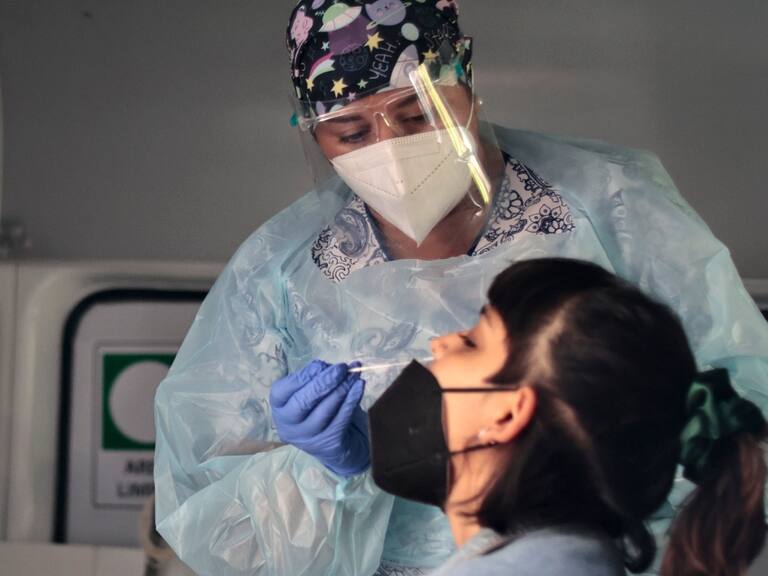 Covid en Chile: casos nuevos bajan 13% en la última semana