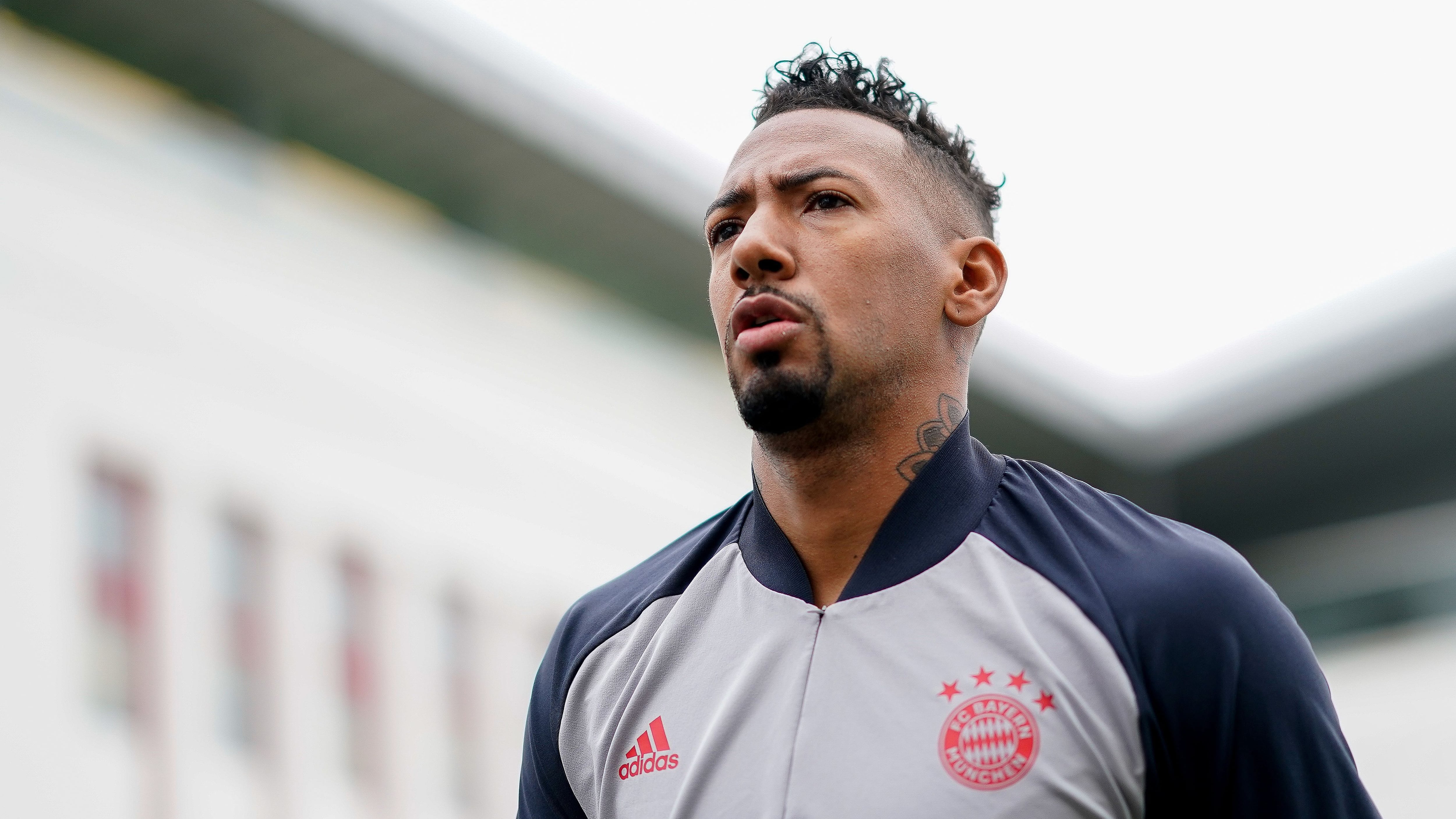 MUNICH, GERMANY - NOVEMBER 24: In this handout image provided by FC Bayern Muenchen arrives Jerome Boateng for a training session at Bayern's training ground Säbener Strasse ahead of the UEFA Champions League Group A stage match between FC Bayern Muenchen and RB Salzburg at Allianz Arena on November 24, 2020 in Munich, Germany.  (Photo by Handout/FC Bayern via Getty Images)