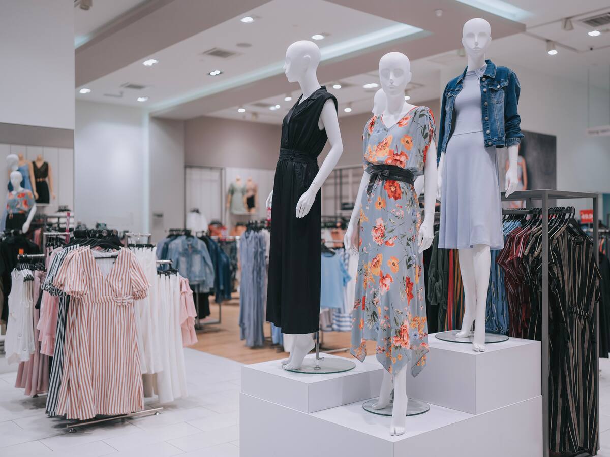 Arriesgan multas superiores a $100 millones: Sernac pone ojo a tiendas del retail por descuentos asociados a tarjetas