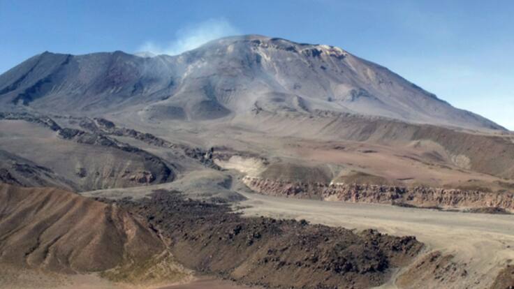 Senapred declara Alerta Temprana Preventiva San Pedro de Atacama por aumento de actividad del volcán Láscar