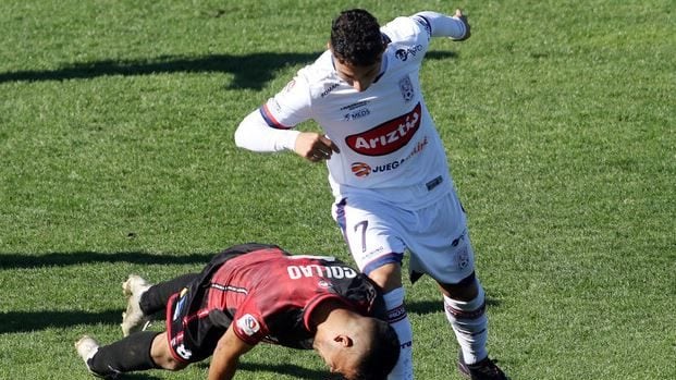 Caso de covid-19 en la terna de árbitros complica el desarrollo del duelo entre Antofagasta y Deportes Melipilla