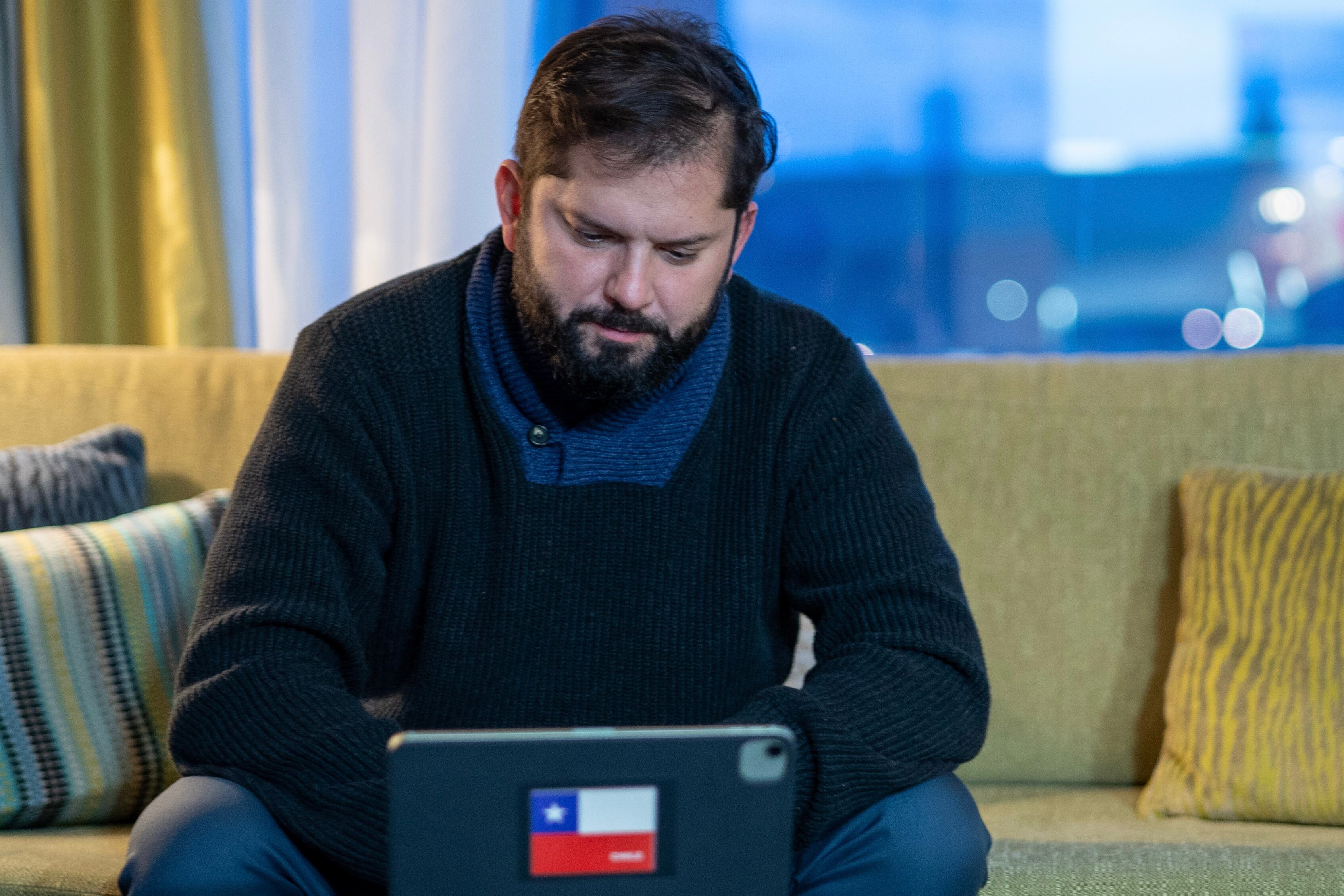 “Seguimos monitoreando minuto a minuto”: Presidente Boric mantiene contacto con autoridades ante sistema frontal