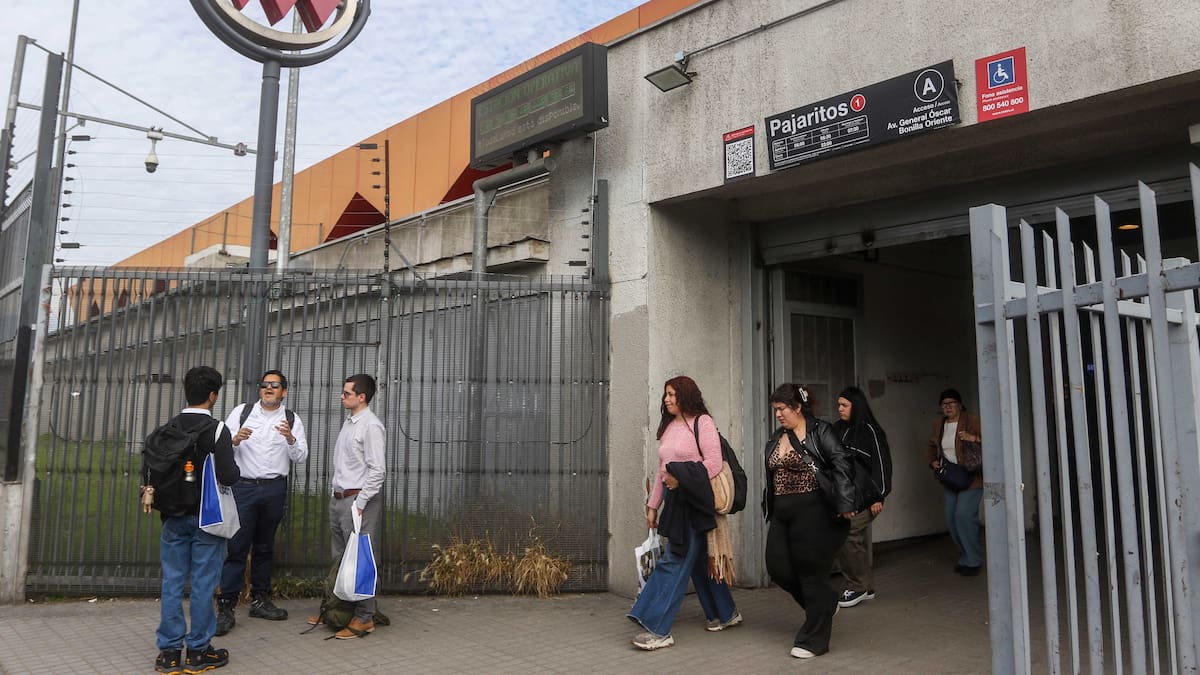 Tras muerte de usuario: La medida de contención que tomó Metro de Santiago en estación Pajaritos