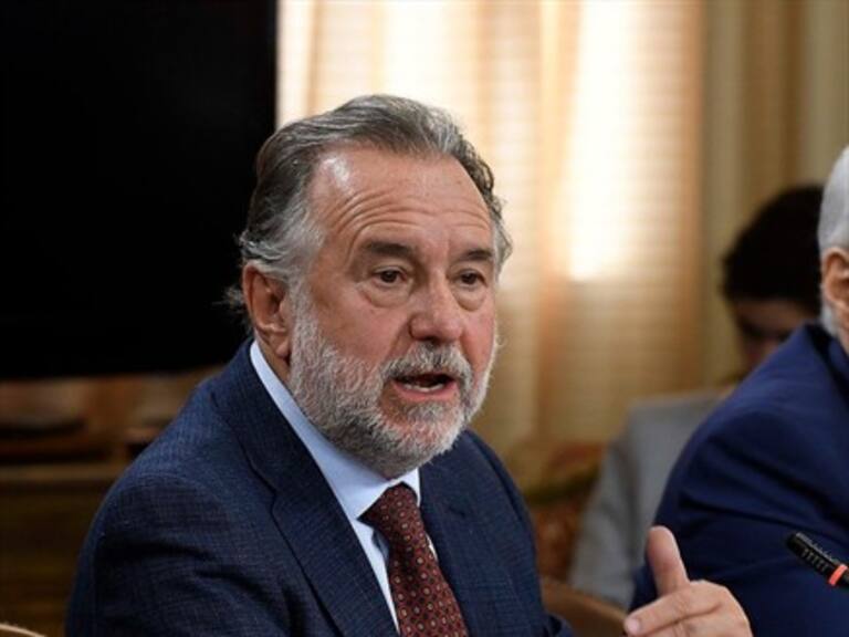 Excanciller por viaje de hijos de Piñera a China: Es grave llevar a la familia para hacer negocios