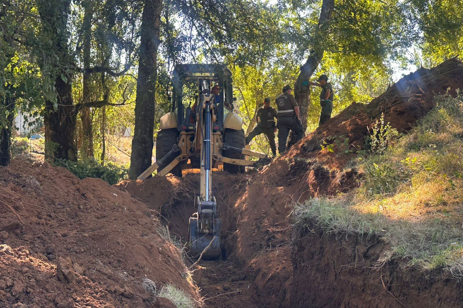 MAFIL : Continuan Excavaciones en terreno donde vivía Julia Chuñil