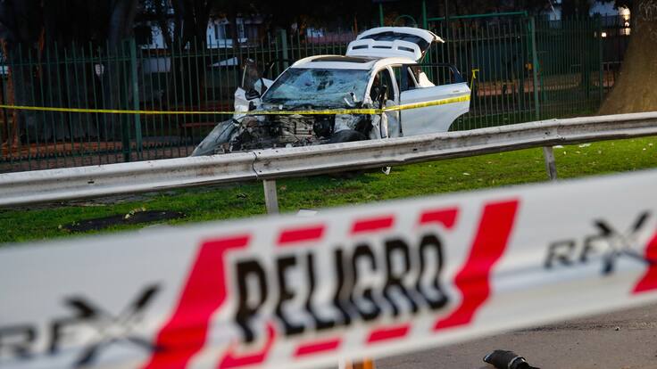 Hombre muere tras protagonizar accidente de tránsito en Puente Alto: fue encontrado con herida de bala en el tórax