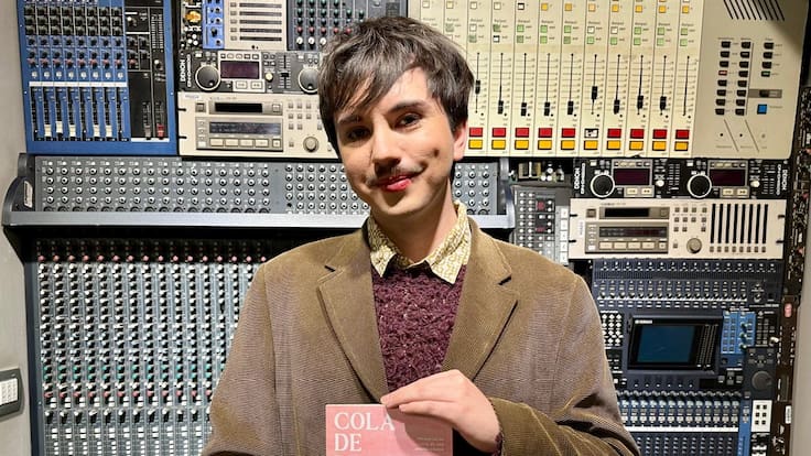 Autor chileno Emilio Morán presenta “Cola de Pez”: “Cuando uno se asume cola o travesti, el otro se queda sin chiste, pierde poder”