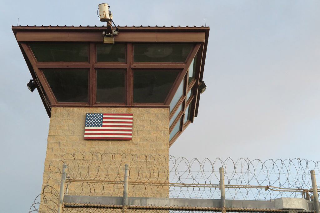 El campo de prisioneros que Estados Unidos tiene en Guantánamo de Cuba