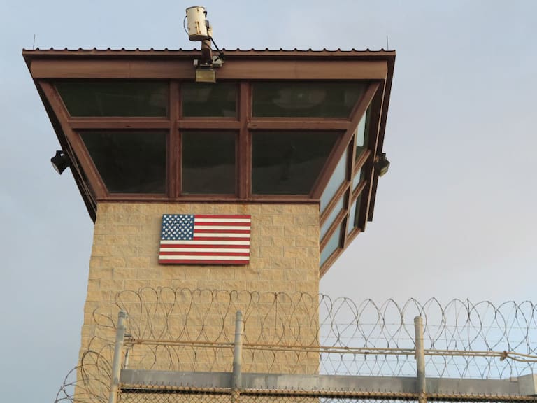 El campo de prisioneros que Estados Unidos tiene en Guantánamo de Cuba
