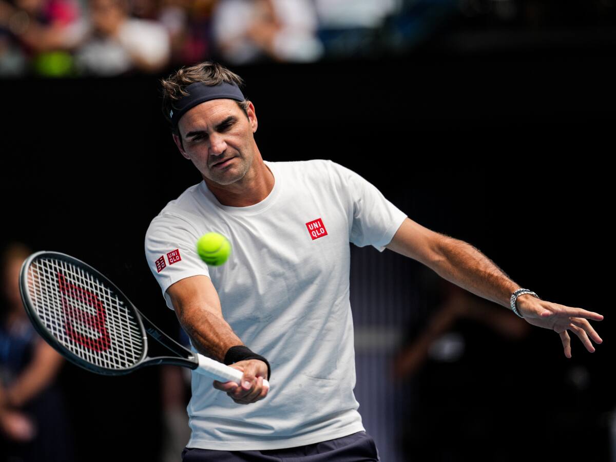 Con 44 años, Roger Federer vuelve a jugar y derrota al número 13 del ranking ATP