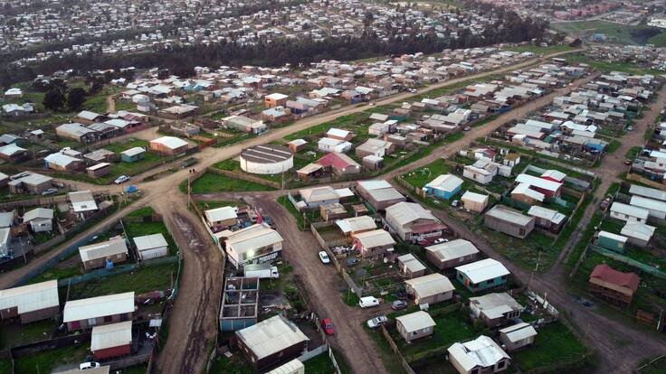 Gobierno y dueños del terreno de la toma de San Antonio se reunirán ante inminente desocupación: “Pondrán como tema la suspensión del desalojo”