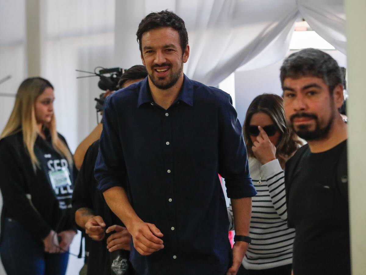 Con amplia mayoría: Tomás Vodanovic se impone en Maipú y se queda con la reelección en la comuna