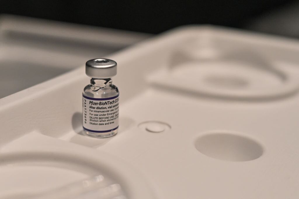 Una dosis de la vacuna de Pfizer y BioNtech contra el coronavirus covid-19