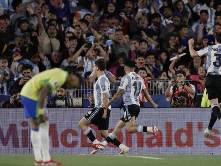 Argentina celebra su clasificación al Mundial 2026 humillando a Brasil en Buenos Aires