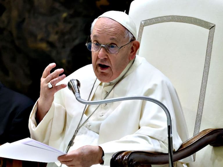 Papa Francisco regaña a mujer