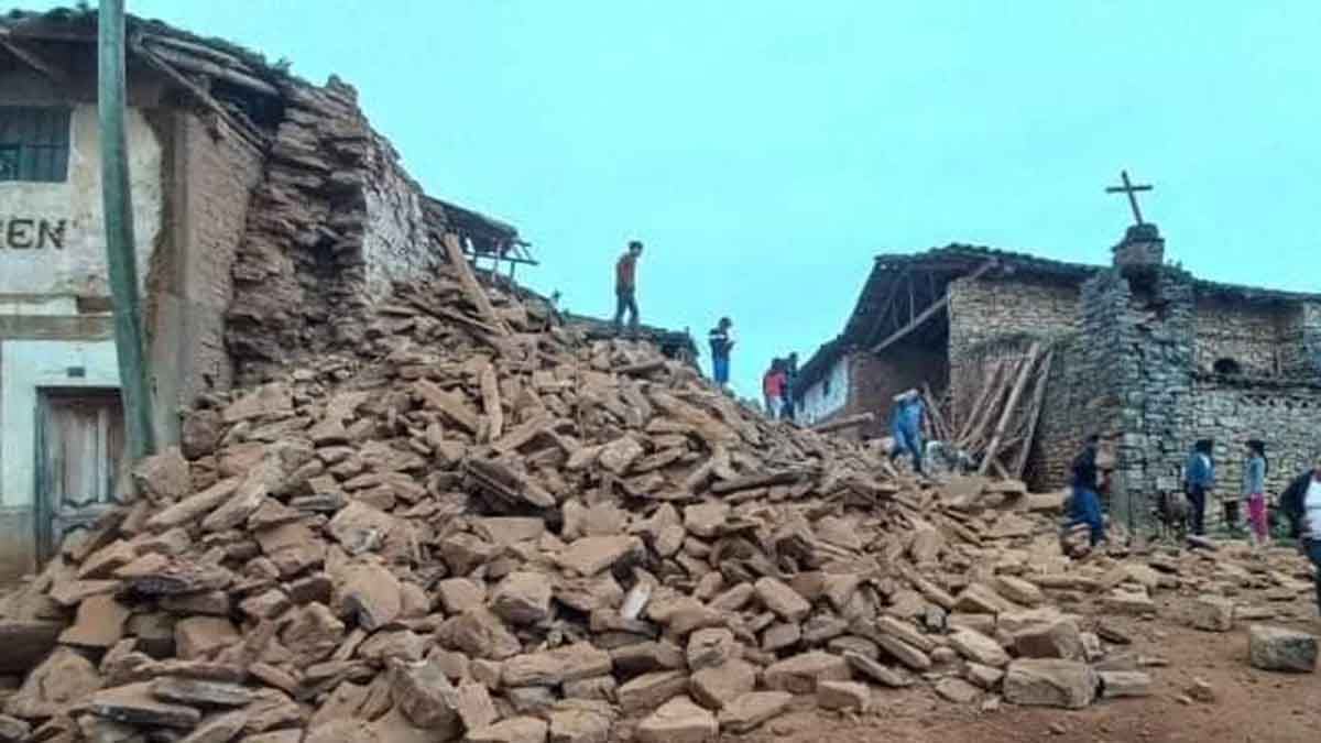 Rescate tras terremoto en Perú