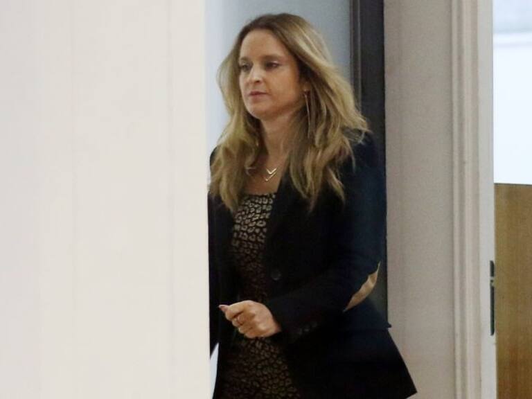 Ministra Rutherford procesa a cuatro exfuncionarios del Ejército por caso de fraude en la institución