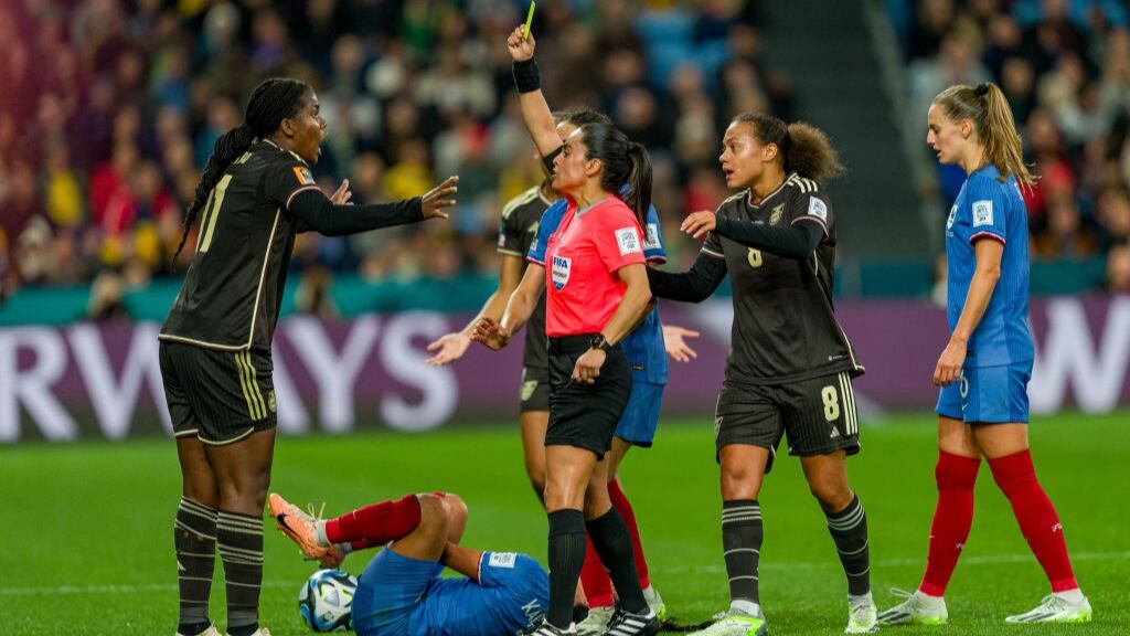 Con arbitraje chileno: Francia no pasa del empate ante Jamaica en su debut por el Mundial Femenino 2023