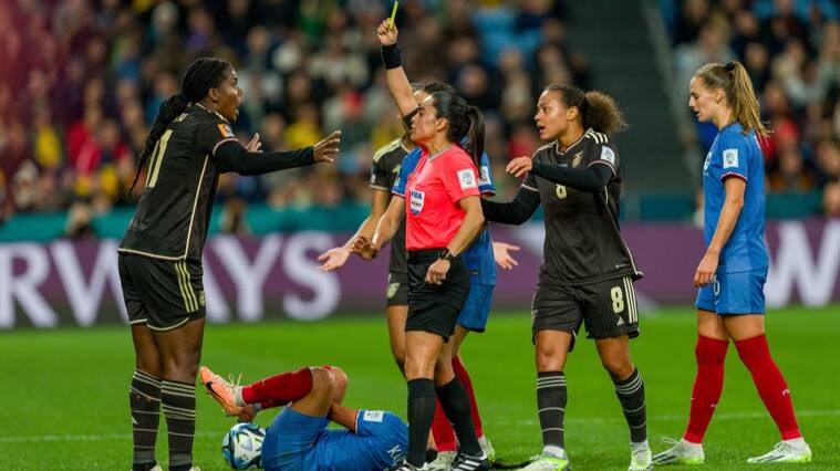Con arbitraje chileno: Francia no pasa del empate ante Jamaica en su debut por el Mundial Femenino 2023