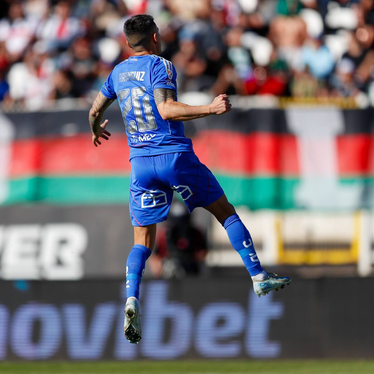 En la U, perfecto: el imbatible récord que sigue sumando Charles Aránguiz con la camiseta azul