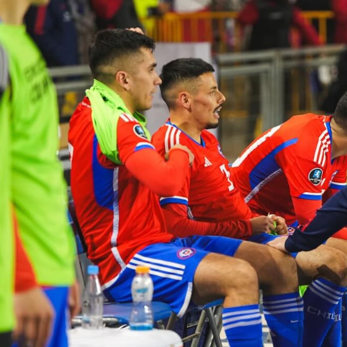 “Hoy me despido de la selección chilena; representar esta camiseta fue un privilegio que llevaré siempre conmigo”