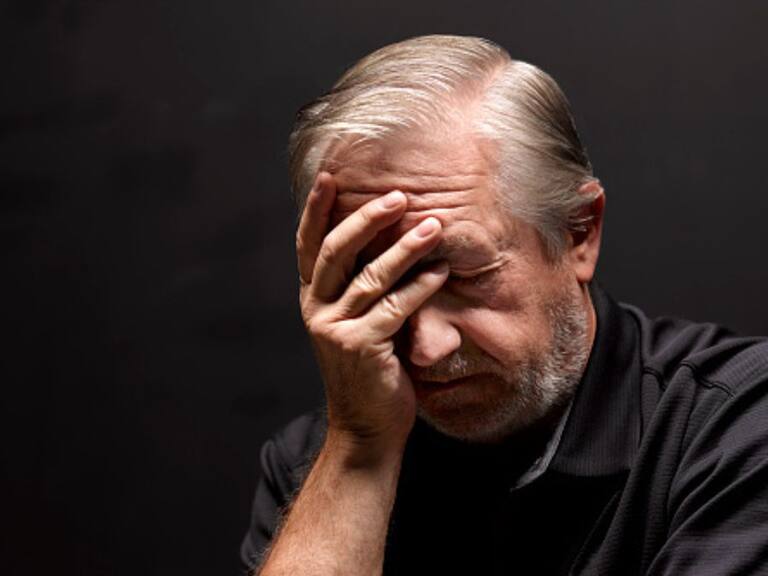 Estudio determina que solo 1 de cada 10 personas siente emoción por fiestas de fin de año debido ansiedad financiera