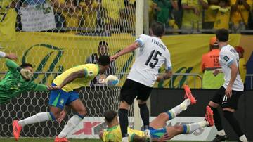 Brasil y Uruguay igualan en un partidazo en el Arena Fonte Nova de Bahía