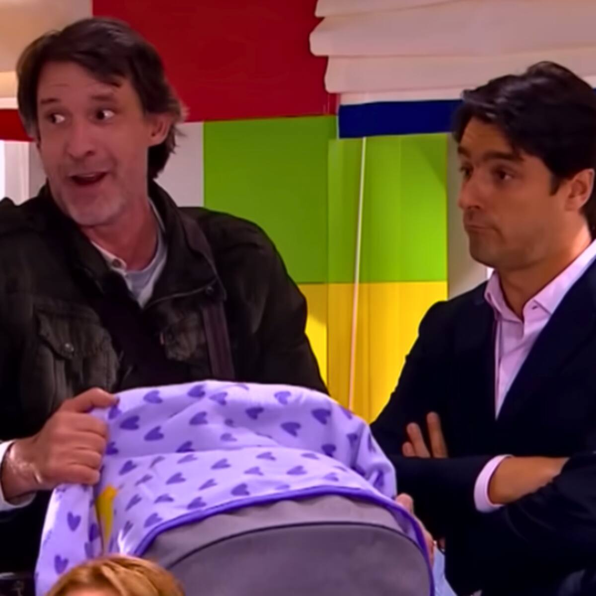 Reconocido actor de teleseries chilenas sorprende con íntima confesión: “Me enamoré de un chiquillo”