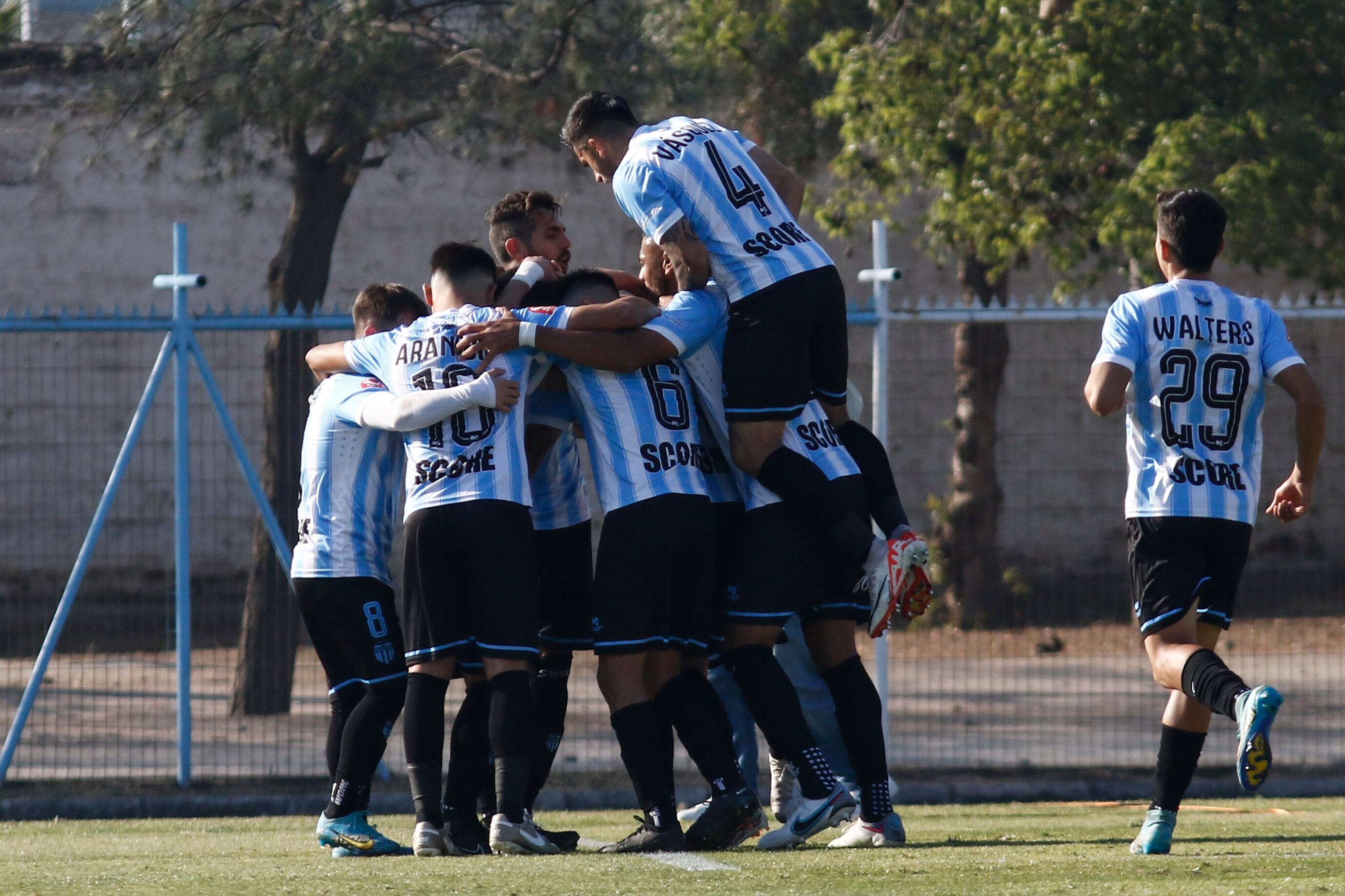 Magallanes dio vuelta la llave ante Curicó Unido y avanzó a las semifinales zonales de Copa Chile 2024 | Agencia Uno