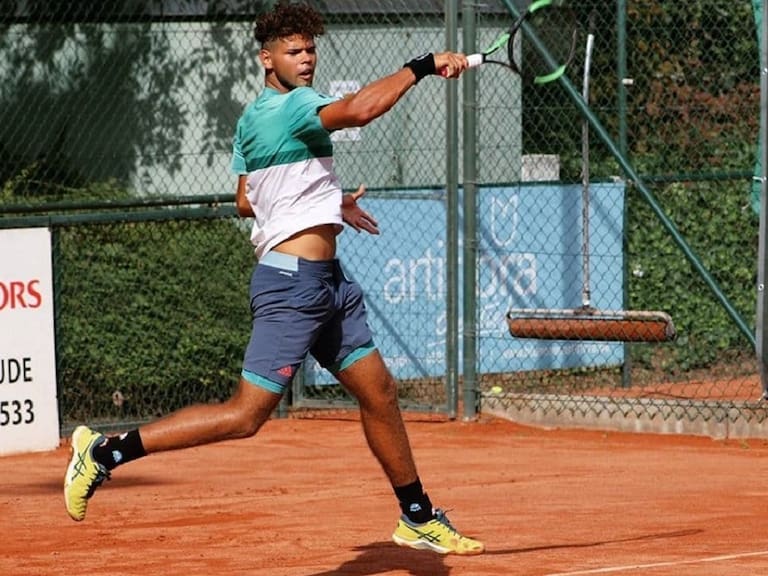 Nicolás Bruna no pudo dar la sorpresa y terminó cayendo en la primera ronda del Challenger 100 de Temuco